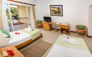 MLS_bed-breakfast-accommodation-seychelles_twin-room-bnb_slider_05